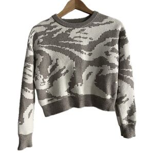 Sz.S-William Rast Gray and White Patterned Sweater